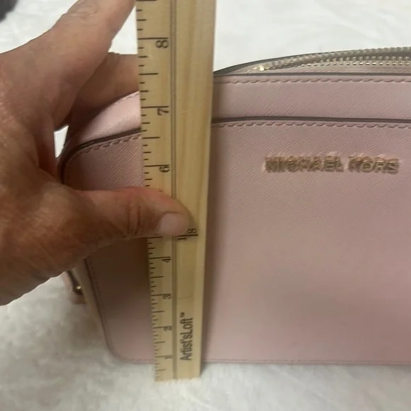 Michael Kors Pink Crossbody Bag with Structured Design - Picture 15 of 16